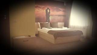 Отель AMBER Hotel & Cafe Богородчаны Двухместный номер Делюкс с 1 кроватью-1